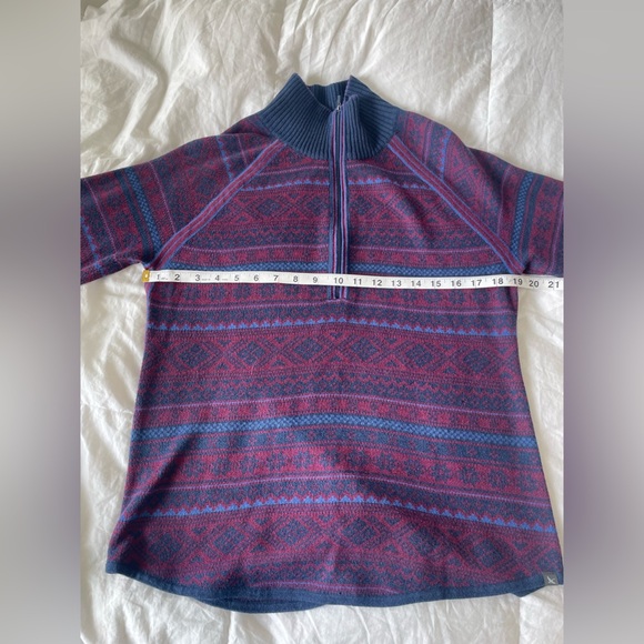 Eddie Bauer fair-isle inspired berry and navy blue quarter zip sweater | M - Picture 8 of 12